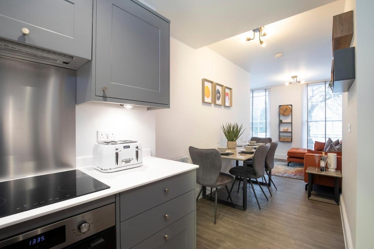 Elliot Oliver - Luxury 2 Bedroom Regency Apartment With Parking & Ev Charger Челтенхам Экстерьер фото